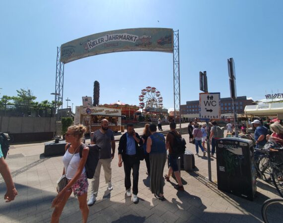 Die Kunst der effektiven Eventbeschilderung: Wegweiser für unvergessliche Veranstaltungen